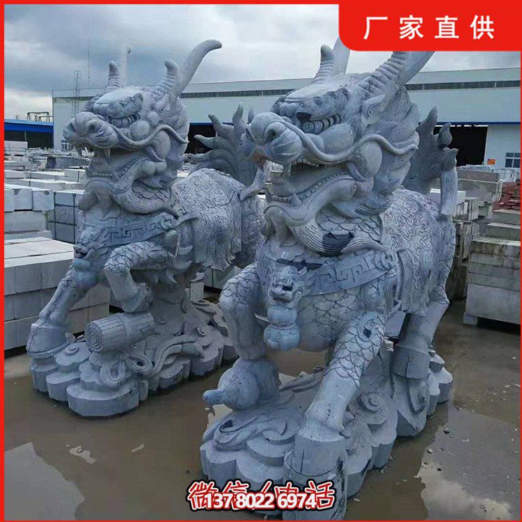 青石雕刻麒麟大型雕塑，為景區(qū)墓園增添靚麗風(fēng)采