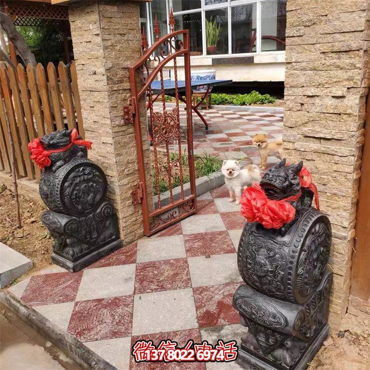 靜謐庭院抱石雕，鼓舞人心