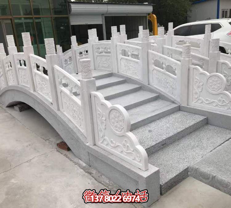 美麗的漢白玉石拱橋，伴您一路暢游！