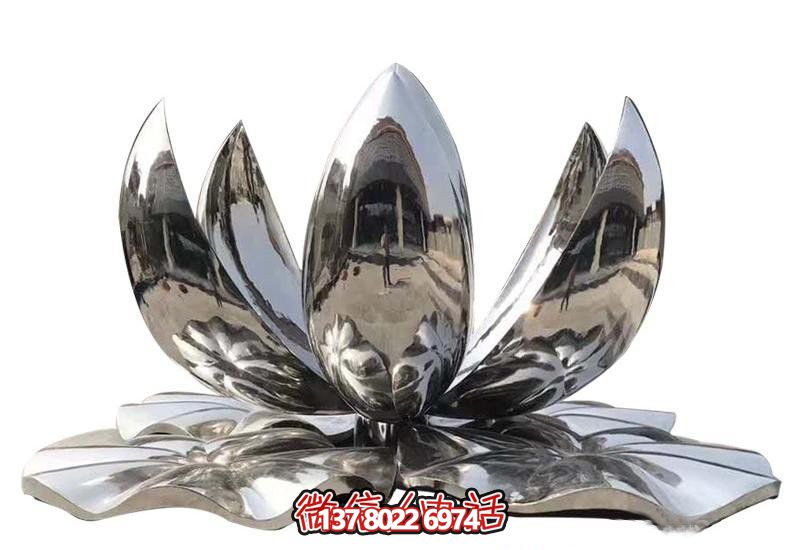 鏡面不銹鋼蓮花雕塑，為公園帶來活力