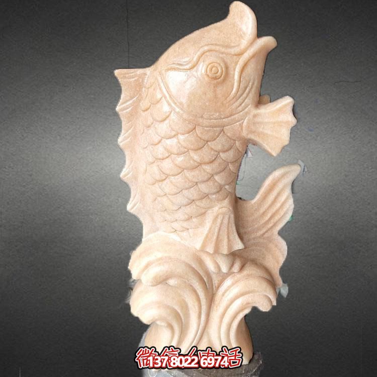 集大理石石雕、水景擺件、鯉魚雕塑于一體的精美藝術(shù)品