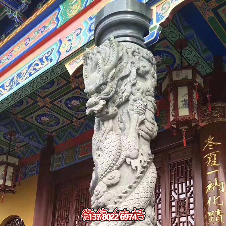 精美仿古園林，花崗巖石龍盤柱點綴