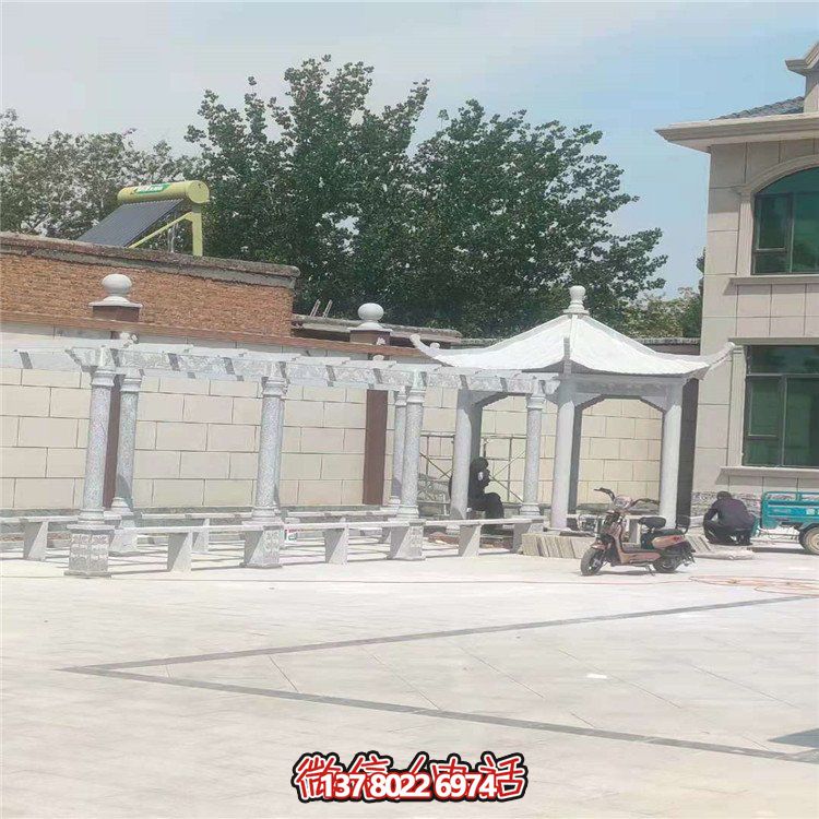 仿古涼亭，大理石裝飾，搭配花架，為別墅院子增添份量