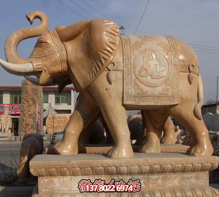 大型黃蠟石雕大象雕塑，為企業(yè)、酒店、景觀增添華麗風(fēng)采