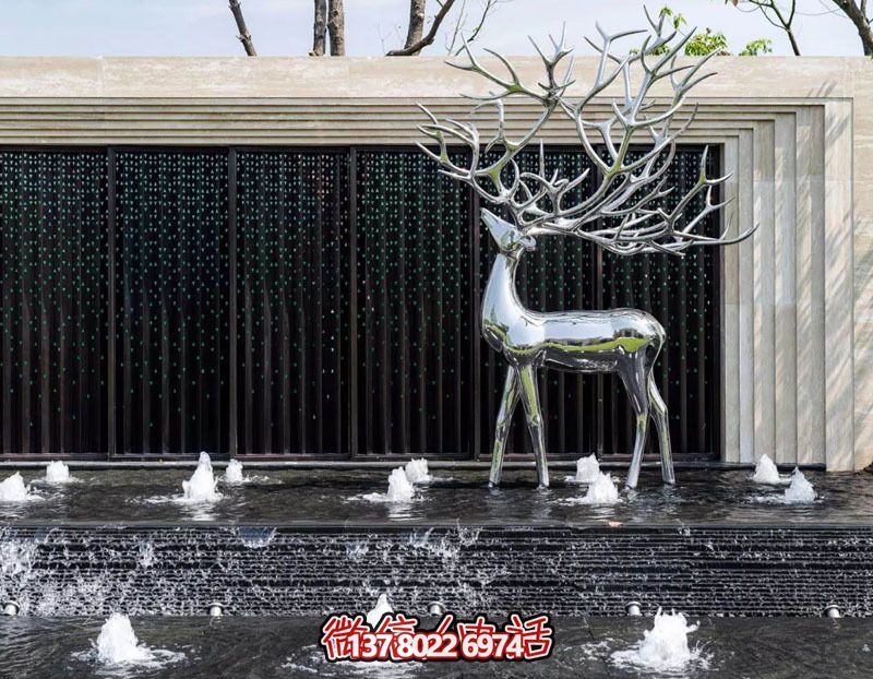 不銹鋼雕刻梅花鹿噴泉，打造公園景區(qū)創(chuàng)意噴泉