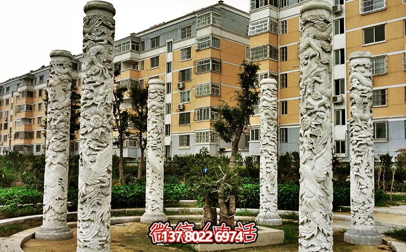 精美大理石浮雕龍柱，裝點(diǎn)小區(qū)花園