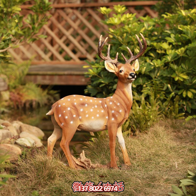 玻璃鋼彩繪梅花鹿雕塑，為庭院增添創(chuàng)意生活