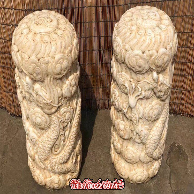 精美石柱浮雕擺件，添上龍庭院門口的濃濃文化氣息