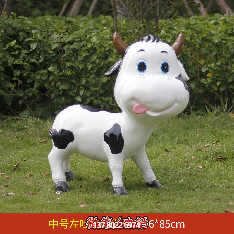 中號玻璃鋼雕塑牛，為草坪增添綠意