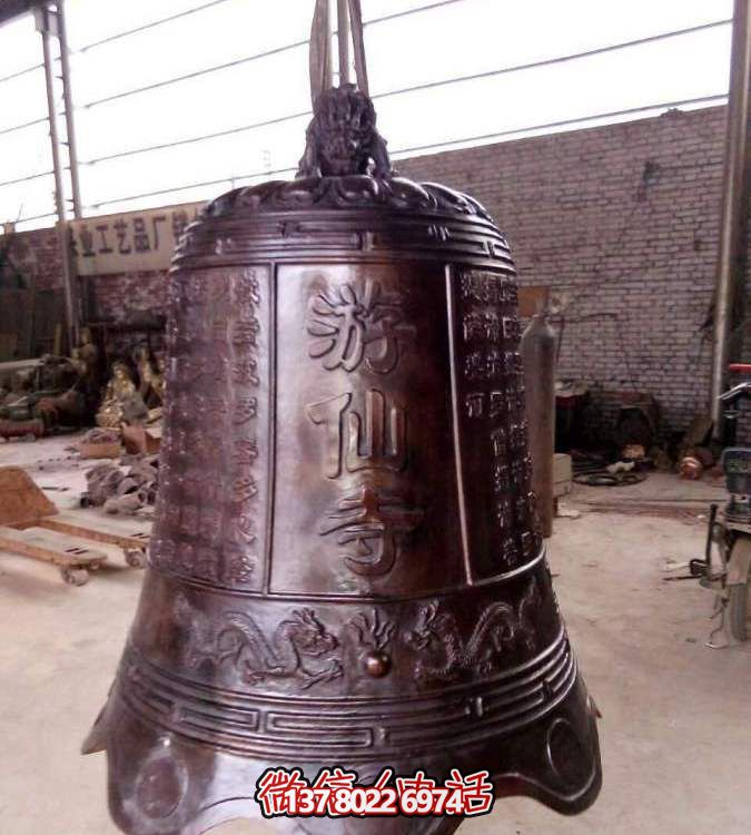 傳統(tǒng)工藝精雕黃銅掛鐘，傳承古老祈福文化