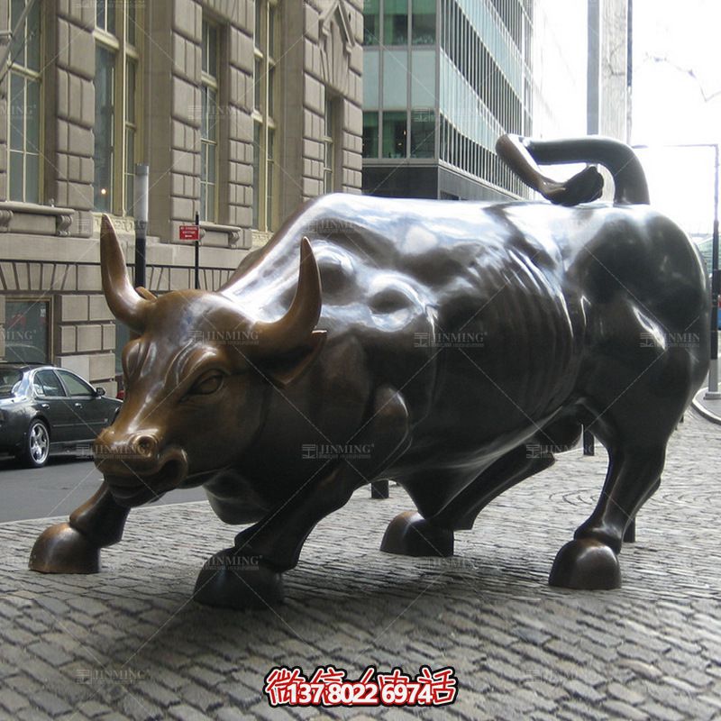 玻璃鋼仿真牛雕塑，精美仿真動物裝點(diǎn)城市街道