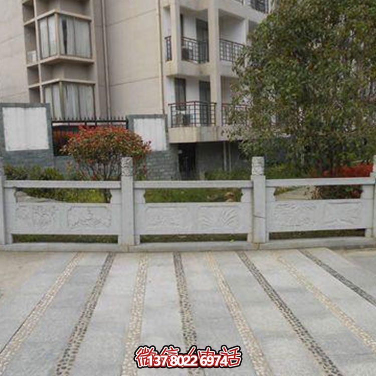 高品質青石雕刻欄桿欄板，為您的小區(qū)裝飾添彩
