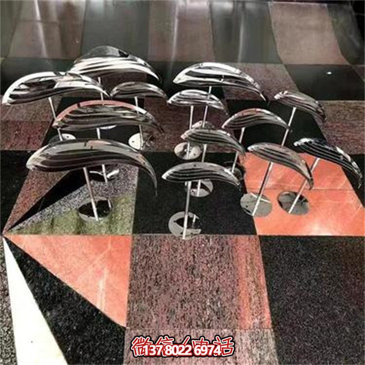 抽象不銹鋼小魚雕塑，點(diǎn)綴水景戶外景觀