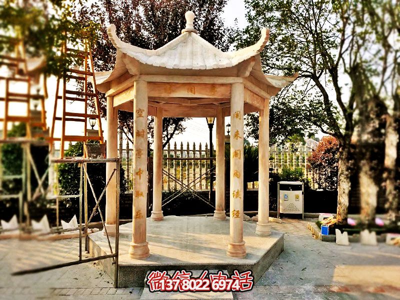仿古涼亭，擺放在庭院里，欣賞美麗晚霞，營造休閑小區(qū)紅色氛圍