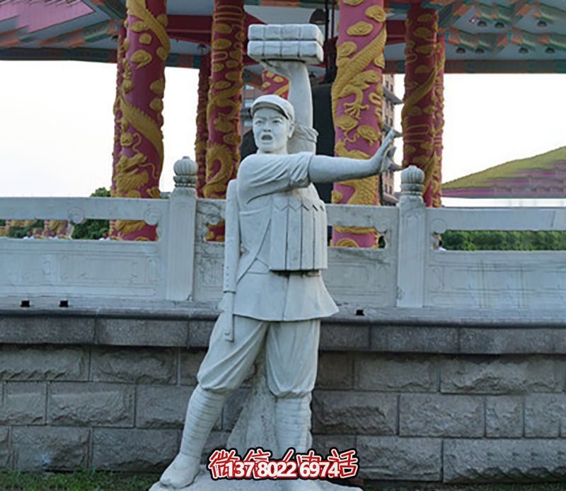 董存瑞景觀雕塑，點(diǎn)綴廣場景觀