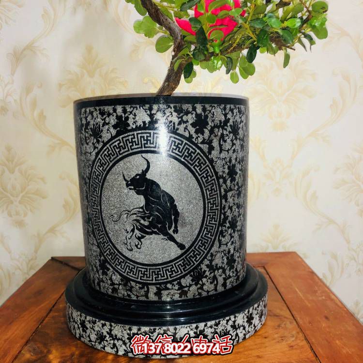 手工精美石雕花盆，點(diǎn)亮您的室外空間