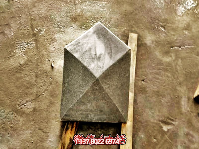 菱形擋車石阻石球，為兒童游樂場提供安全保障