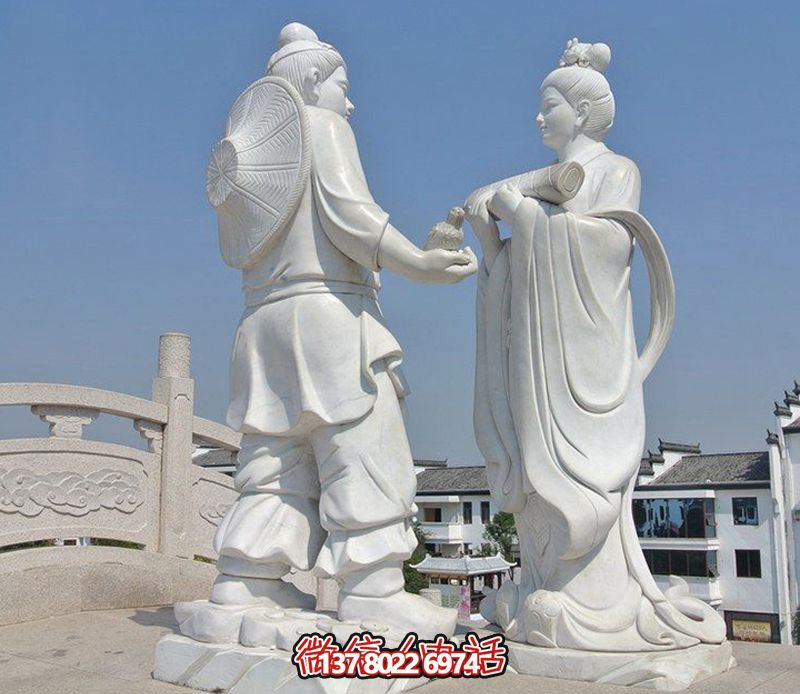 古代牛郎織女石雕，擺放于花園廣場，帶來漢白玉般的浪漫氣息