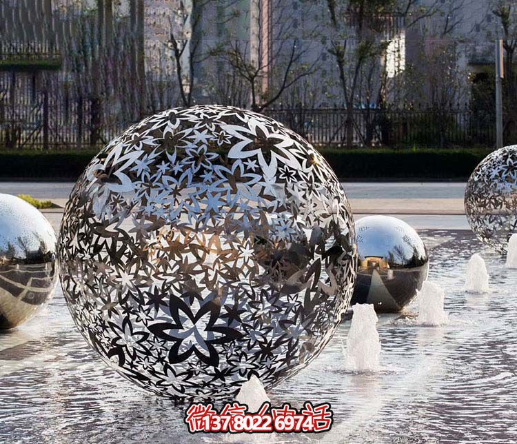不銹鋼噴泉球雕塑，創(chuàng)意點亮廣場