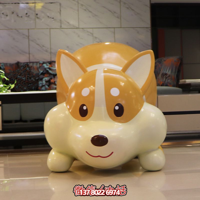 新推出的可愛卡通玻璃鋼著狗雕塑游樂園，給你一個(gè)全新的游樂體驗(yàn)！