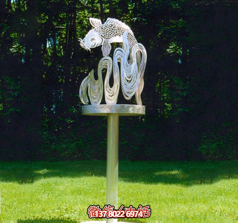 鏤空雕塑鯉魚，創(chuàng)意擺放公園裝飾