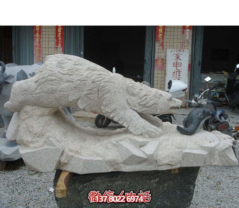 北極熊玻璃鋼雕塑，讓街道邊擺放創(chuàng)意爬行玻璃