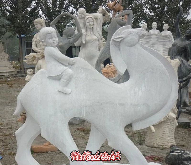 漢白玉駱駝雕塑，點(diǎn)綴公園里的抽象風(fēng)情