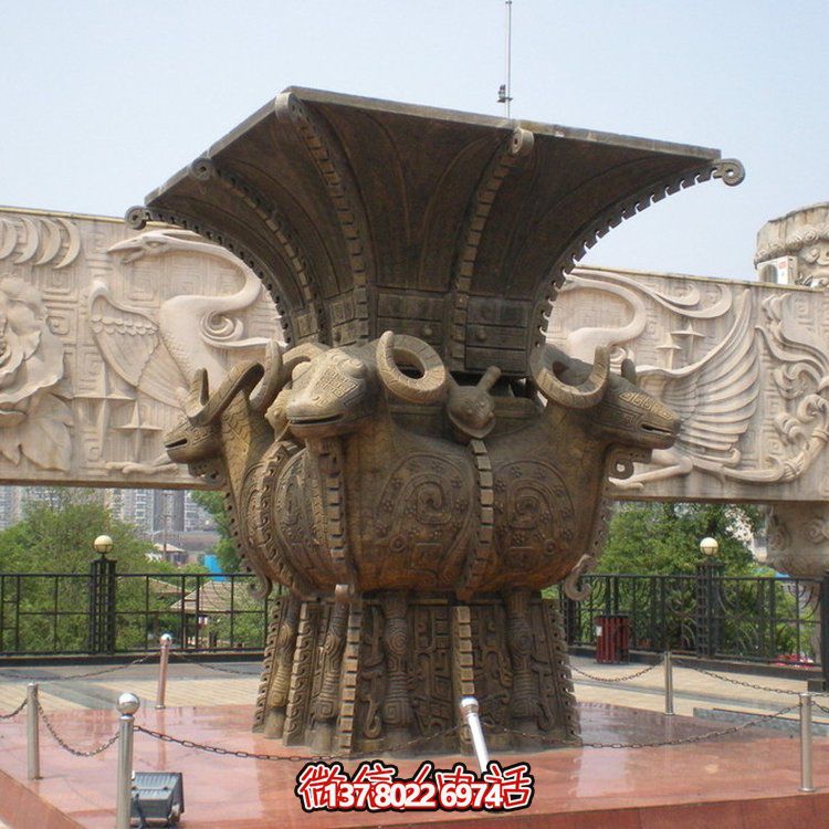 方尊銅香爐雕塑，讓景區(qū)廣場更加精彩