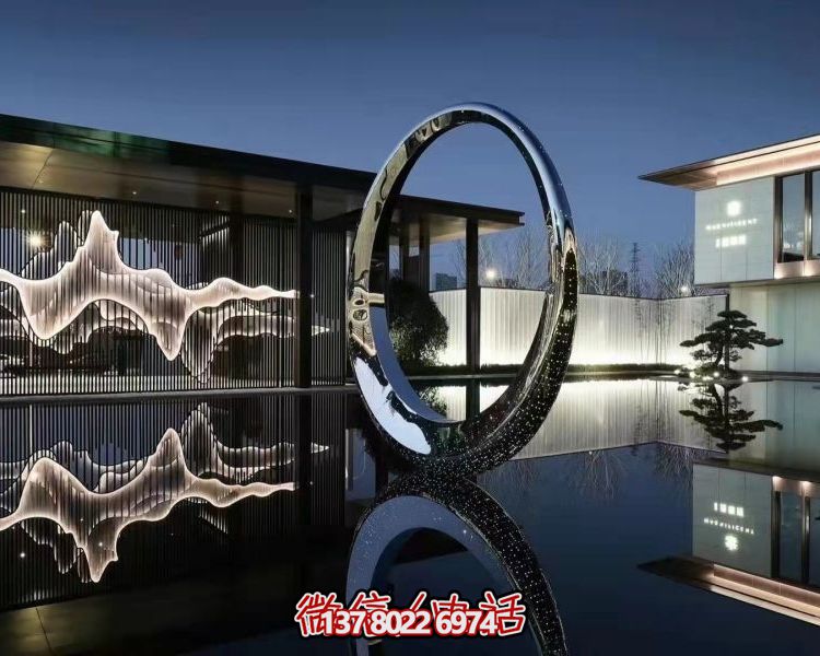 不銹鋼圓環(huán)雕塑，點(diǎn)綴園林別墅水池