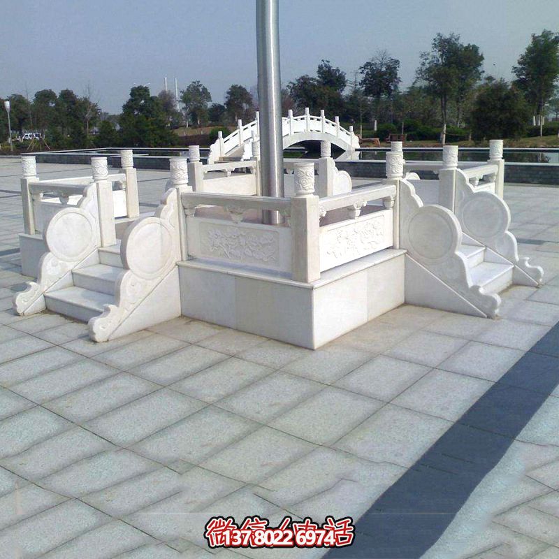 漢白玉升旗臺，喚醒城市雕塑美學(xué)