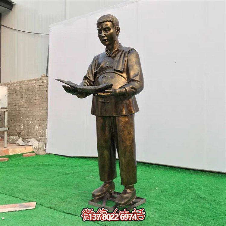 玻璃鋼仿銅人物景觀擺件，點綴公園美景