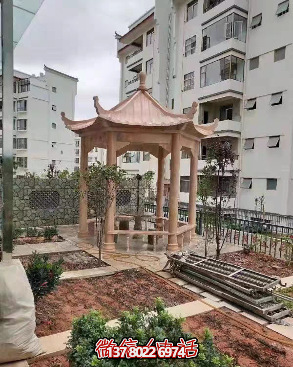 晚霞色石雕大理石涼亭，點綴園林美景