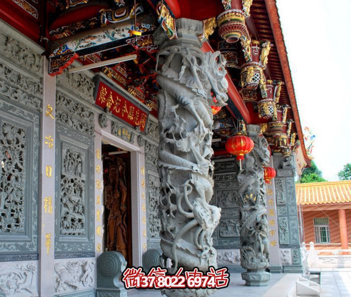 龍柱浮雕，裝飾寺廟門(mén)前景觀