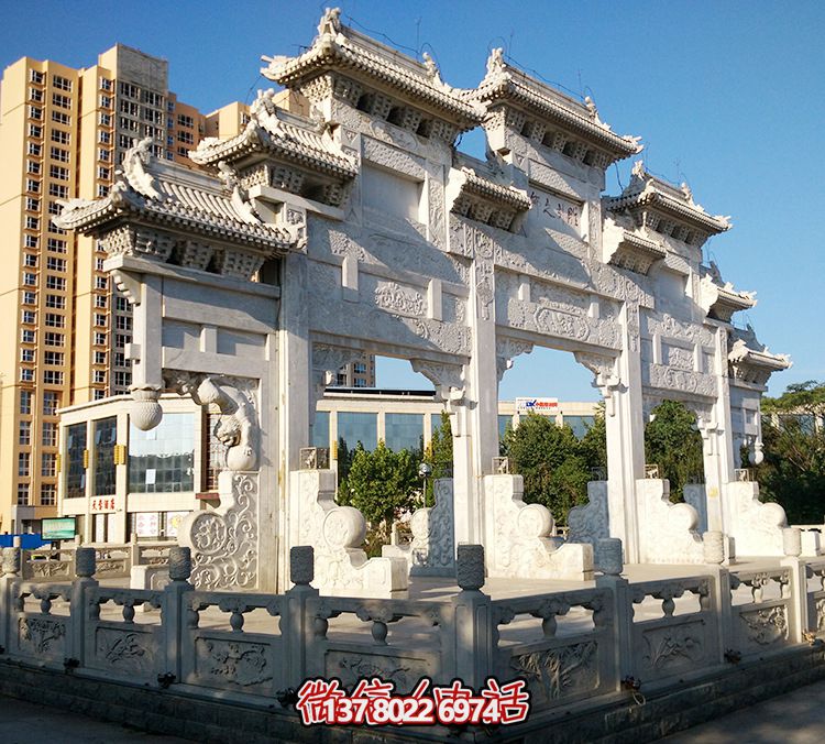 精美石雕牌坊，給城市的小區(qū)增添了一抹精致的文化氣息