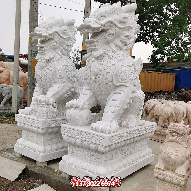 古典漢白玉大型麒麟景觀雕塑，點(diǎn)綴庭院、別墅神秘氣息