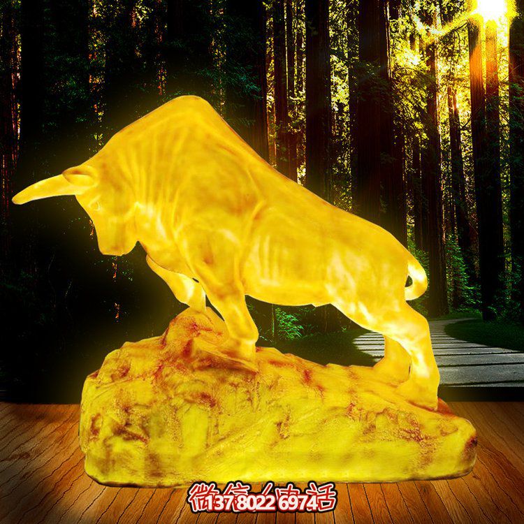 玻璃鋼拓荒牛景觀燈，拓展景區(qū)公園草坪環(huán)境亮化